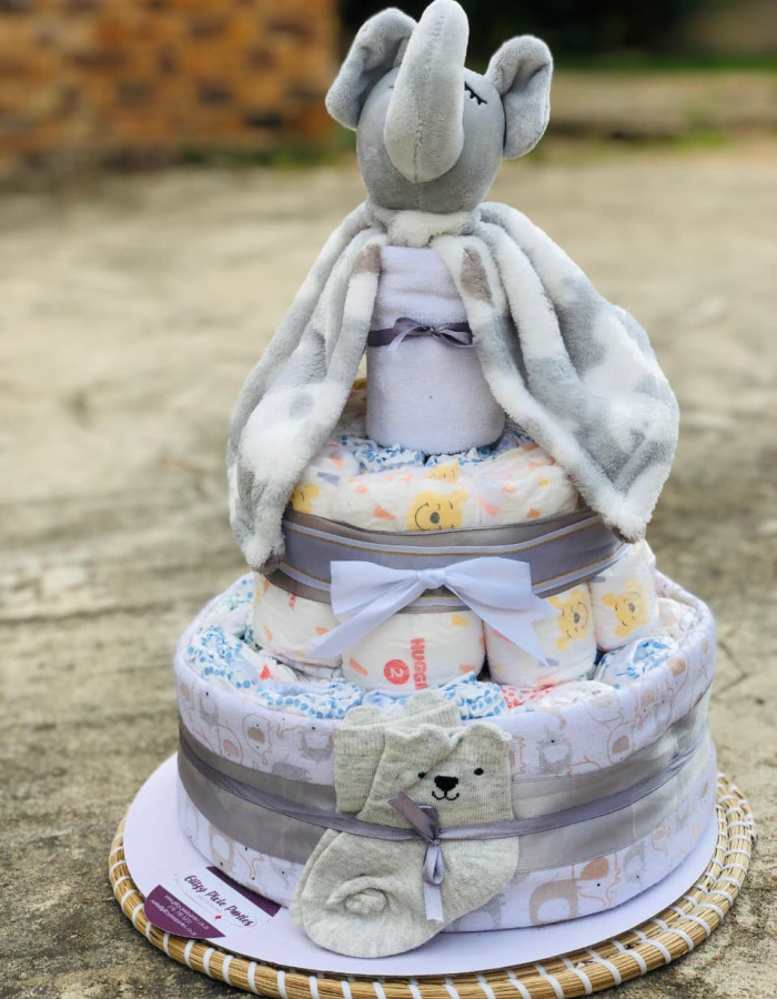 PREGNANT MOM GIVEAWAY-Gender Neutral Nappy Cake